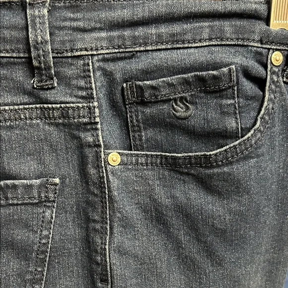 Gloria Vanderbilt Denim Blue Floral Shorts - Picture 2 of 9